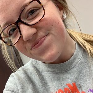 Meet your Posher, Madelyn